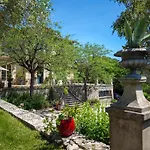 B&B D'hotes - - Des Roses 4*