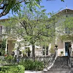D'hotes - - Des Roses 4*