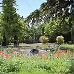 D'hotes - - Des Roses B&B 4*