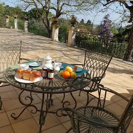 D'hotes - - Des Roses Bed & Breakfast Nimes