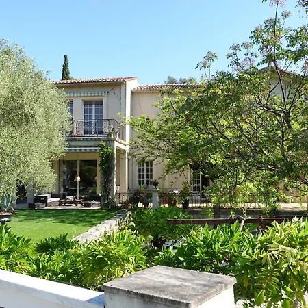 D'hotes - - Des Roses Bed & Breakfast