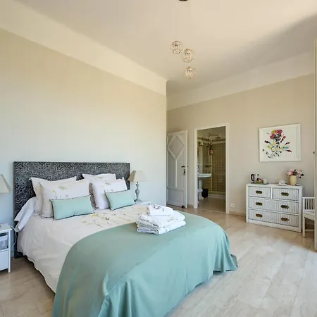 Bed & Breakfast D'hotes - - Des Roses Nimes