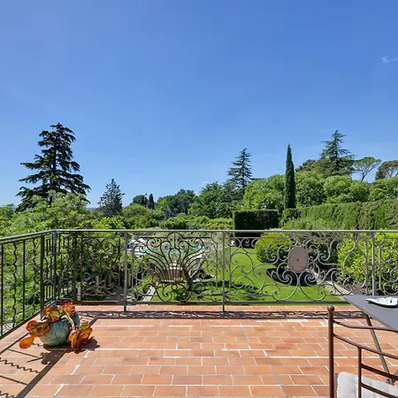 D'hôtes - - Des Roses 4*