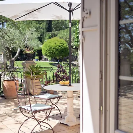 D'hotes - - Des Roses Nîmes