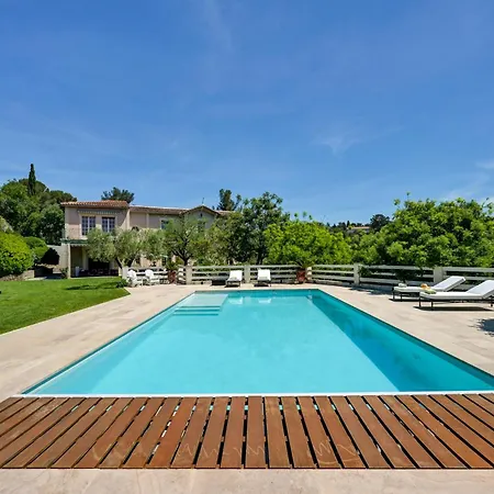 D'hotes - - Des Roses Bed & Breakfast 3*