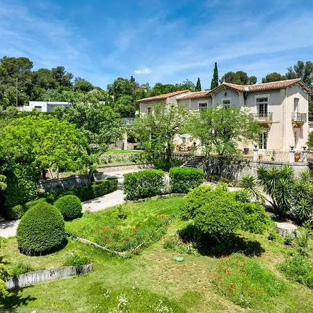 D'hotes - - Des Roses 4*
