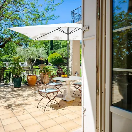 D'hotes - - Des Roses 3* Nîmes