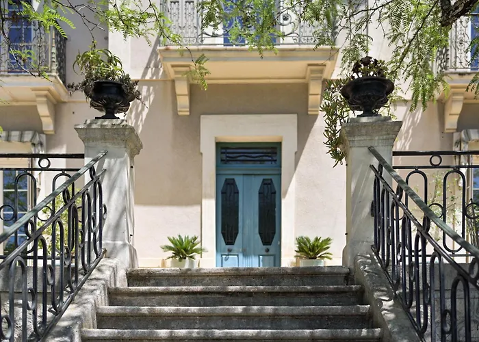 D'hotes - - Des Roses 3*