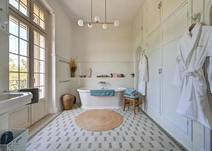 D'hotes - - Des Roses Nîmes