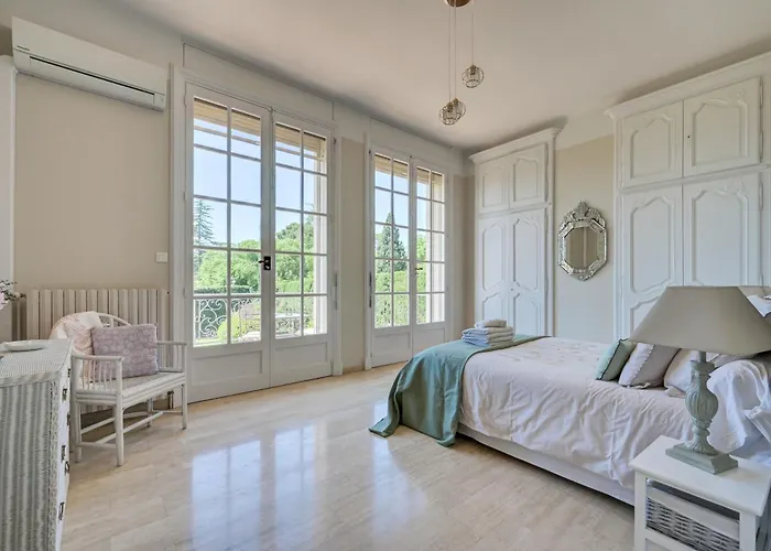 D'hotes - - Des Roses Nîmes