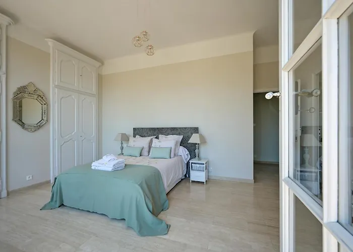 Panzió D'hotes - - Des Roses 3*