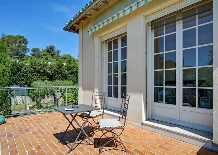 D'hotes - - Des Roses Nîmes