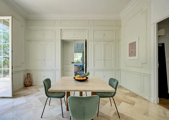 D'hotes - - Des Roses Nîmes