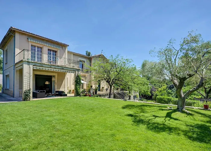 D'hotes - - Des Roses Panzió Nîmes