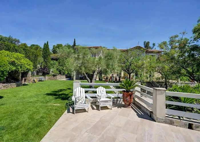 D'hotes - - Des Roses Panzió Nîmes