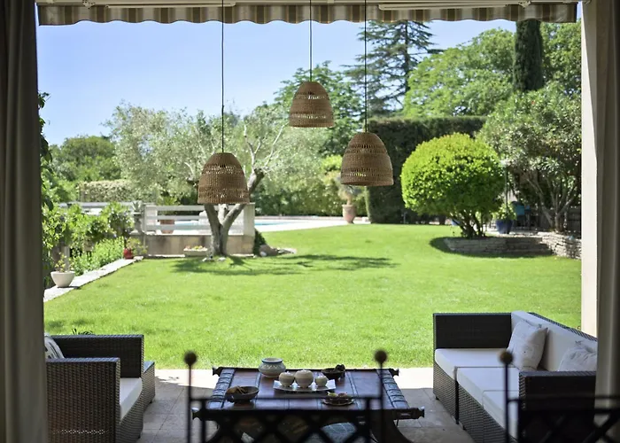 D'hotes - - Des Roses Nîmes