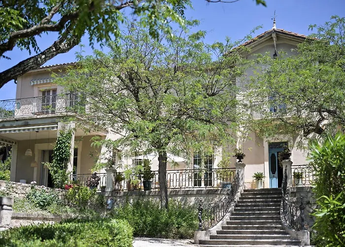 D'hotes - - Des Roses 3*